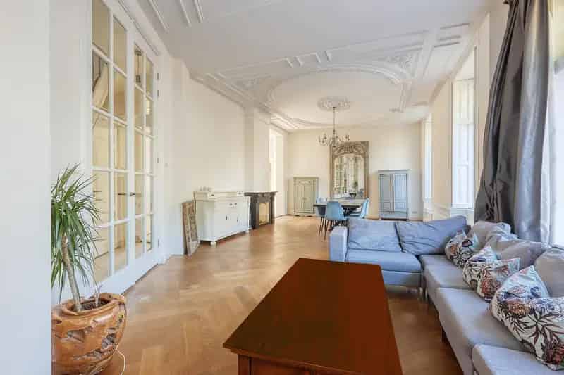 Luxe 8 Slaapkamers Hoekwoning Duinoord 332m2