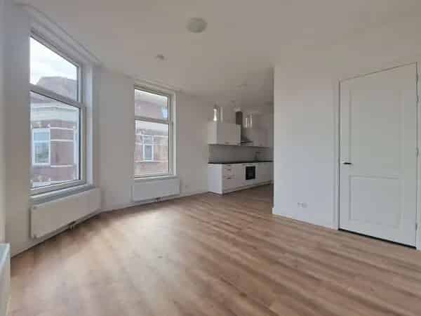 Modern 2-Kamer Appartement Noord te Huur