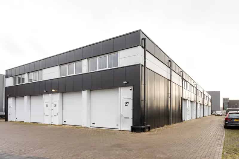Bedrijfshal te huur Zwaag: Moderne unit 80m2 showroom geschikt