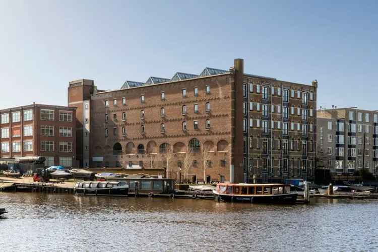 Kantoorruimte Amsterdam 100m²  -  Historisch Pakhuis - Parkeerplaats