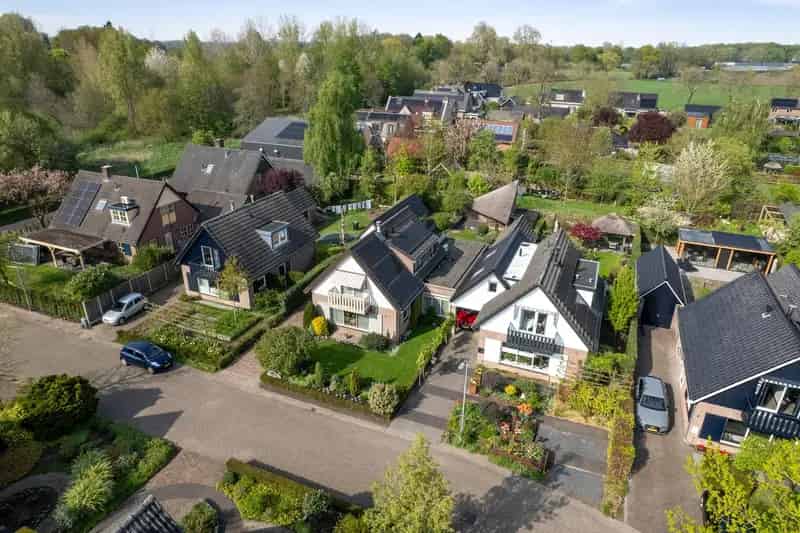 Huis te koop Twello: Ruime woning met tuin en zonnepanelen