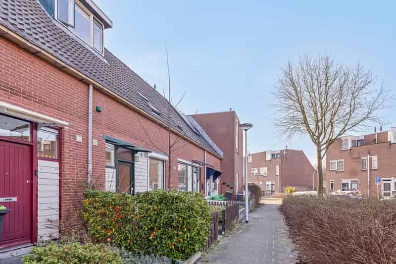 Huis te koop Spijkenisse 3 slaapkamers tuin nabij centrum