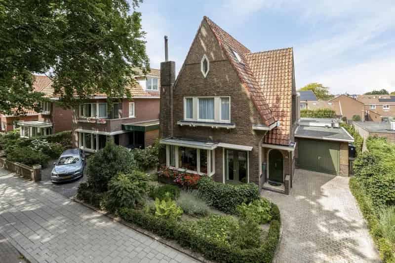 Jaren 30 Villa te Koop 5 slaapkamers Grote Tuin Serre