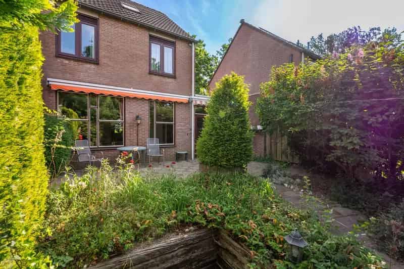 Ruime 5 Slaapkamer Tussenwoning Apeldoorn