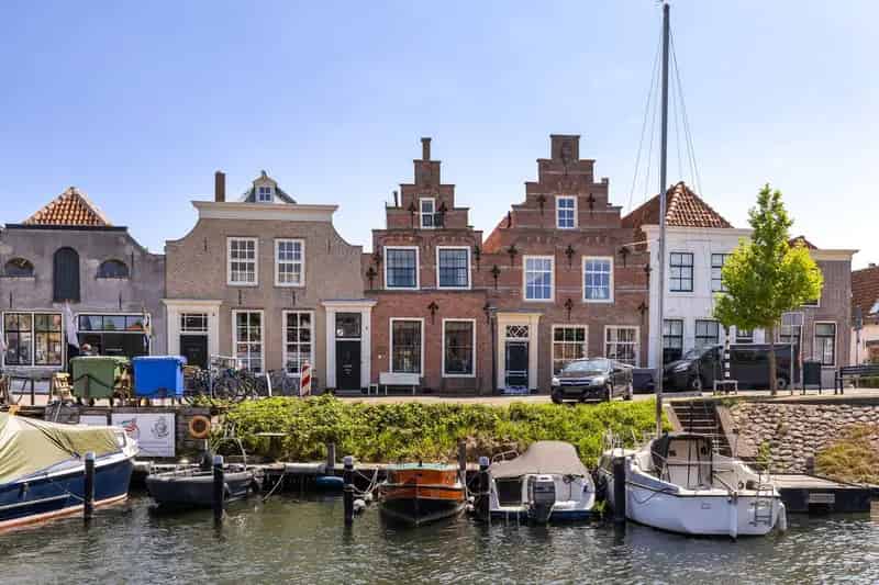 Huis te koop Brielle Rijksmonument 4 slaapkamers Serre Tuin