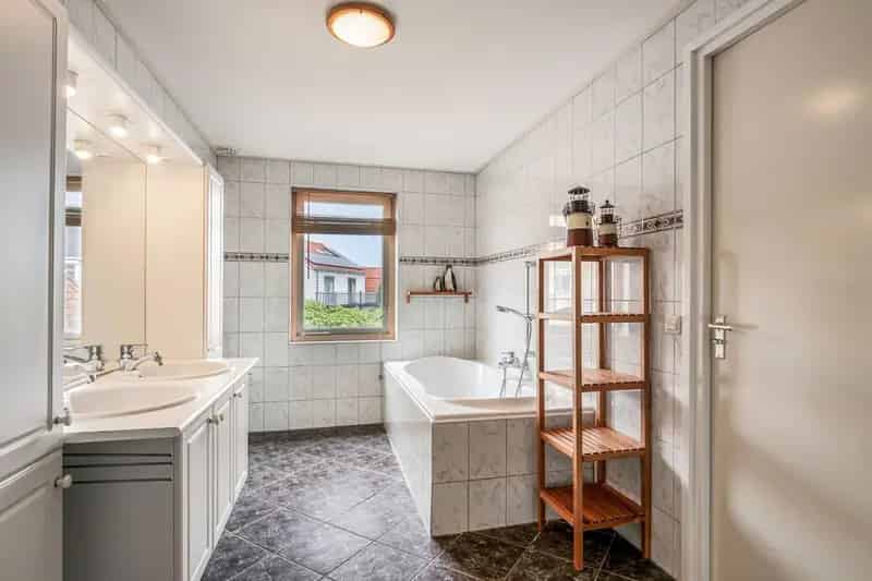 Ruime Tussenwoning Tholen-Stad 3 Slaapkamers Energielabel A