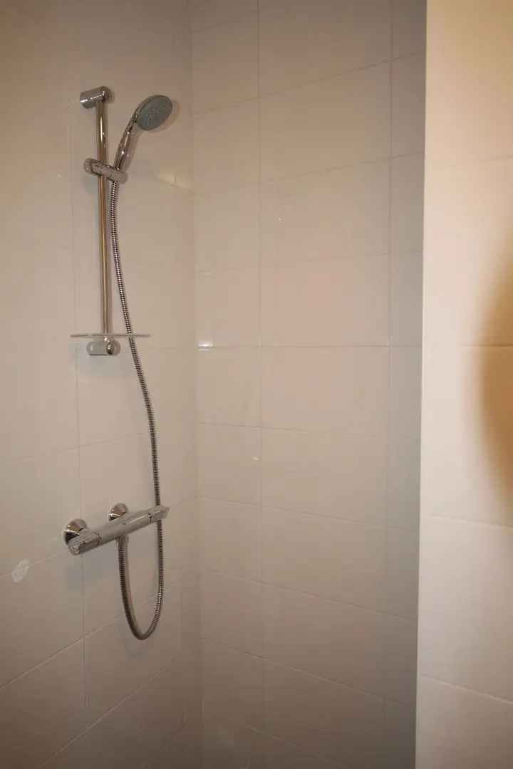Gemeubileerd 2-kamerappartement nabij Station Den Haag HS