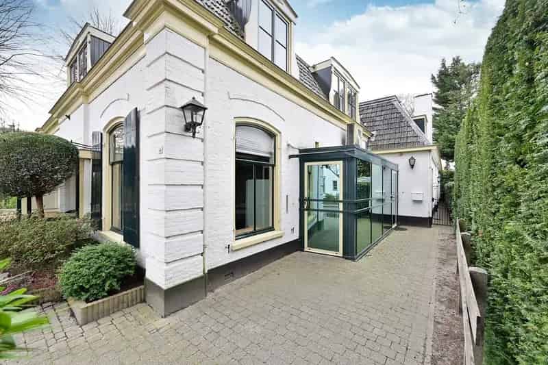 Vrijstaande woning 7 slaapkamers Huizen