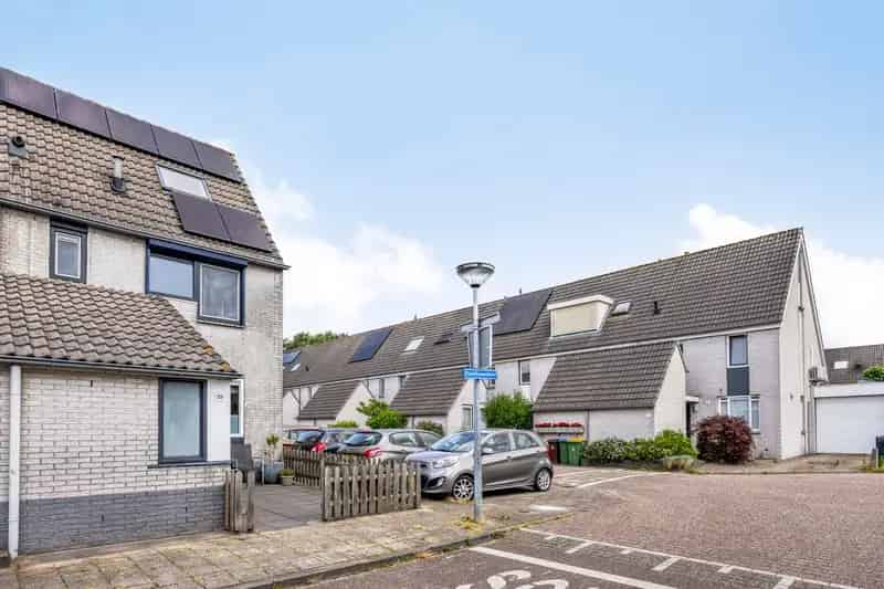 Ruime Hoekwoning te Koop in Ede 4 Slaapkamers Instapklaar