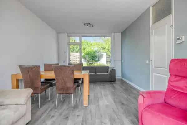 Hoekwoning Sint-Maartensdijk 4 slaapkamers ruime tuin