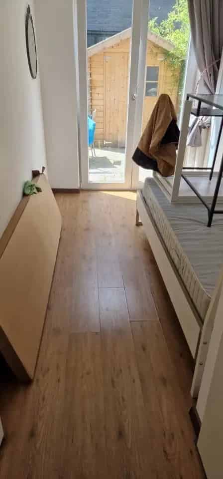 Grote kamer Amsterdam - Eigen douche en toilet