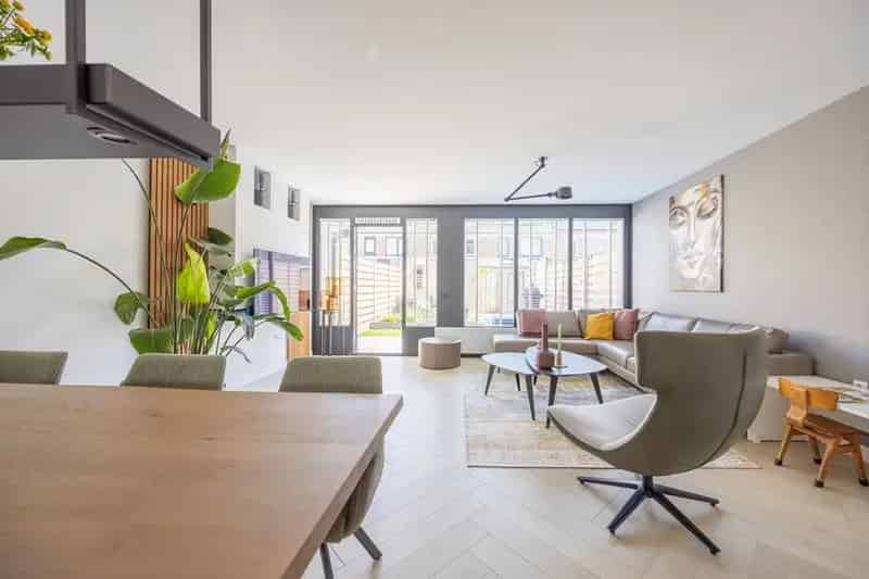 Luxe Tussenwoning Velserbroek 4 slaapkamers 8 zonnepanelen Energielabel A