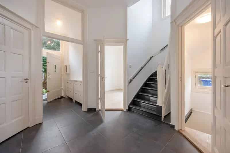 Huis te koop Wassenaar: Gerenoveerde villa met 4 slaapkamers en 3 badkamers