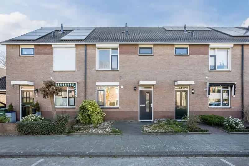 Tussenwoning 4 slaapkamers Roershoek Hengelo