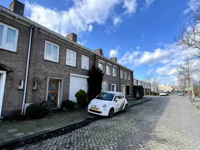 Eengezinswoning te huur Roosendaal Vrouwenhof 3 slaapkamers