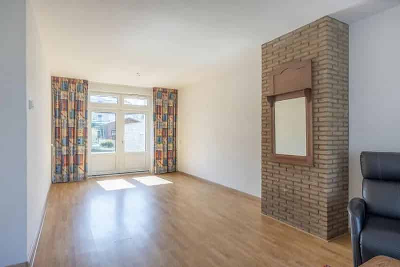 Huis Te Koop , 20, Pastoor Bastinstraat, Einighausen, Limburg