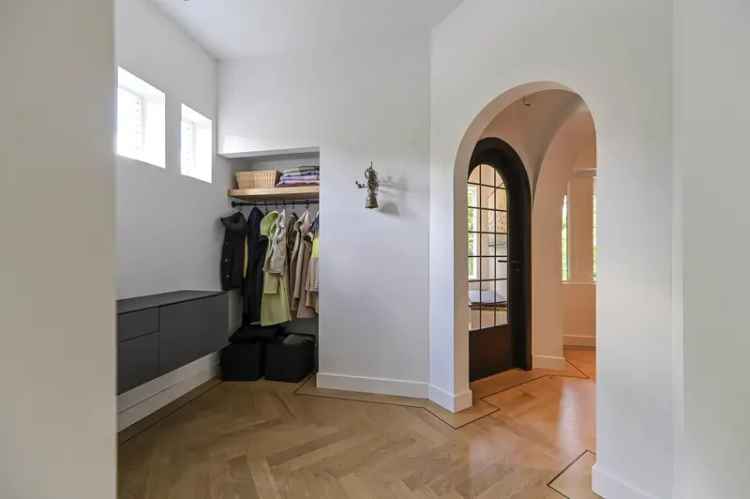 Villa Sevenster te Steyl: Luxe Landhuis met Zwembad en Bosrijke Tuin