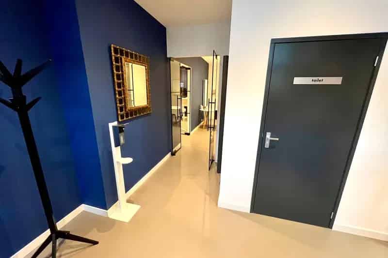 Bedrijfshal te Huur Zaandam 150m² Moderne Ruimte Opslag Kantoor