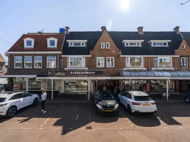 5 Slaapkamers Dubbele Bovenwoning Loosduinen Ruim Balkon Dakterras