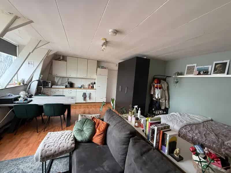 Kamer per 1 Augustus Beschikbaar Eigen Keuken