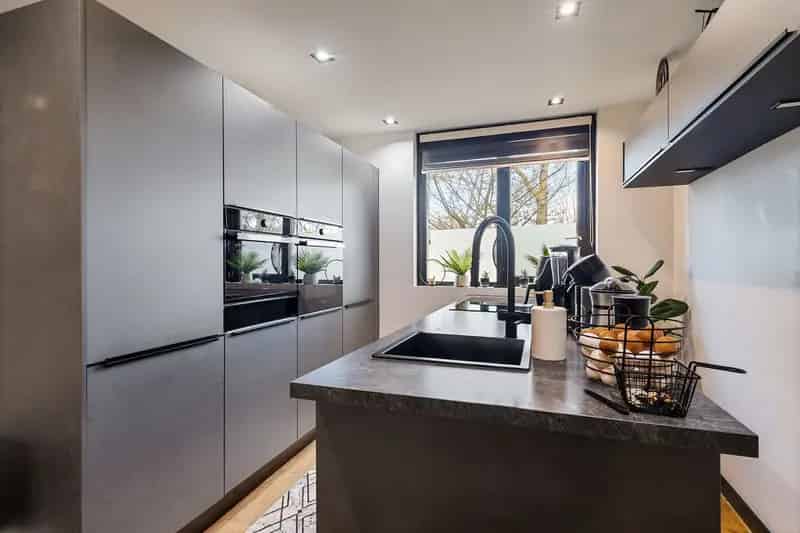 Ruime gezinswoning 5 slaapkamers Darwinpark Zaandam