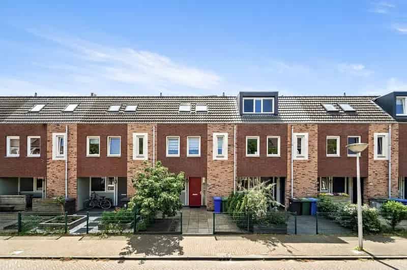Huis te koop Den Hoorn: Ruime gezinswoning aan het water
