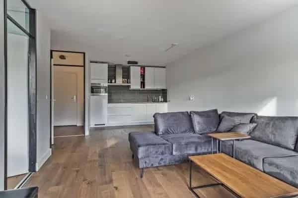 2 Kamer Appartement Zwijndrecht Balkon 2 Bergingen Open Keuken
