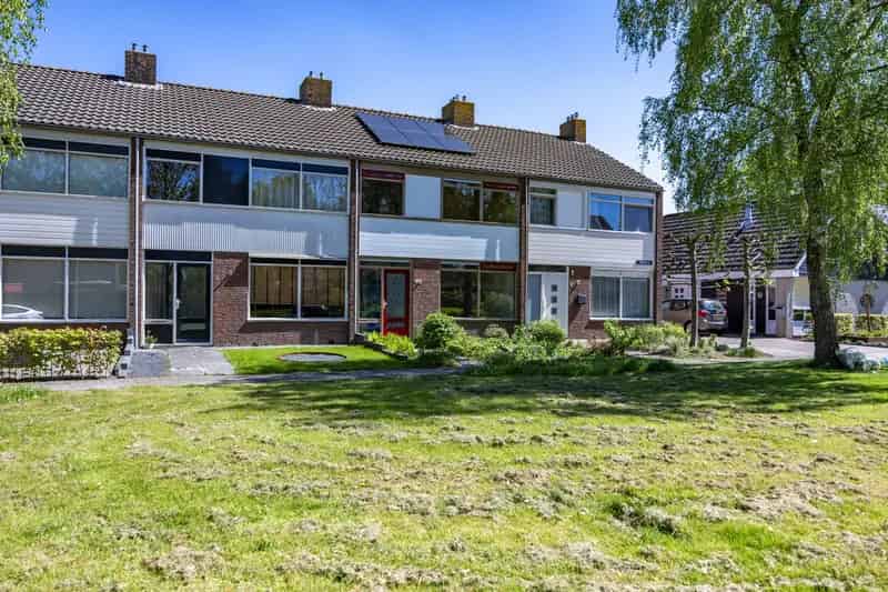 Tussenwoning 4 slaapkamers Grijpskerk Zonnepanelen Energielabel C