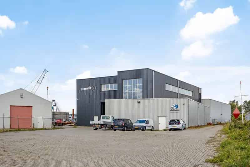 Bedrijfshal Moerdijk te koop Havenkant 1693m2 Kantoor 292m2