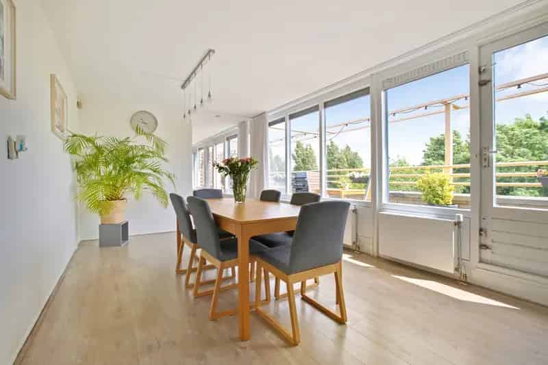 Licht 3-kamerappartement 93m2 Dakterras Privé Garage Amsterdam