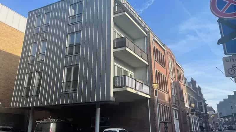 Appartement Tilburg Centrum: Patio, Moderne Keuken Badkamer