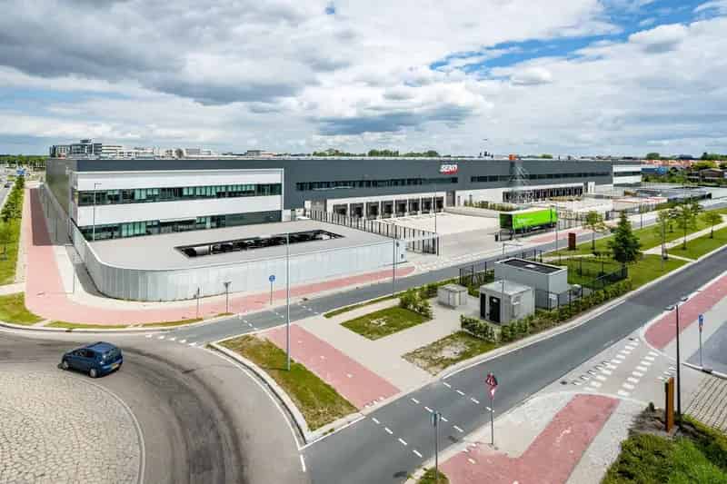 Bedrijfshal te huur Schiphol Logistics Park 7744m2