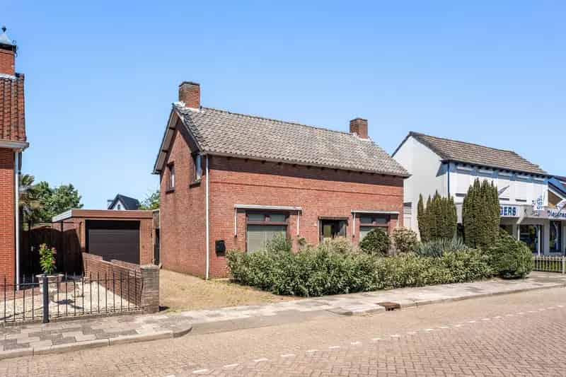 Vrijstaande woning Sint Willebrord veel ruimte en potentie