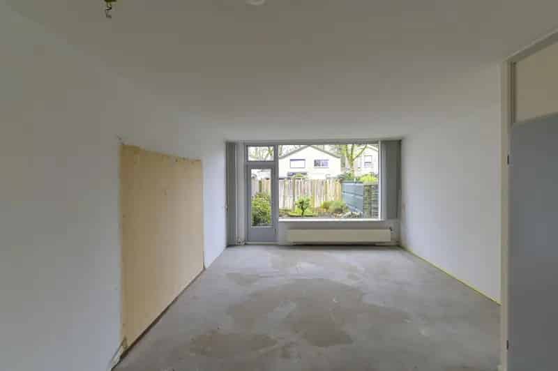 Ruime 4 Slaapkamers Tussenwoning Nabij Groen