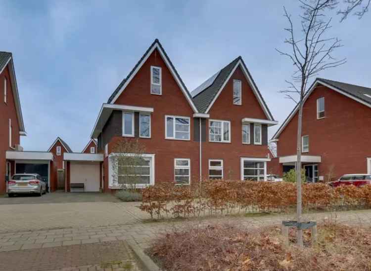 Nieuwbouwwoning te koop: Ruim halfvrijstaand huis met 4 slaapkamers en garage