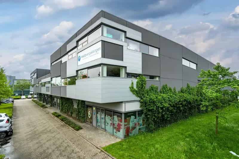 Bedrijfspand huren Amsterdam Osdorp 1582m² Logistiek Magazijn Kantoor