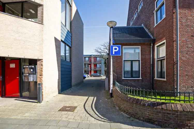 Appartement Te Huur in 18, Professor Rogierhof, Tilburg, Noord-Brabant