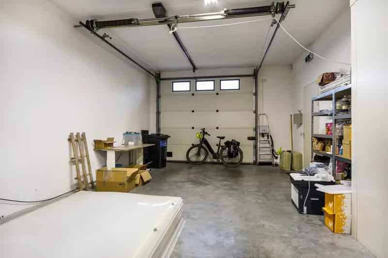 Bedrijfshal te koop Waalre 137m²