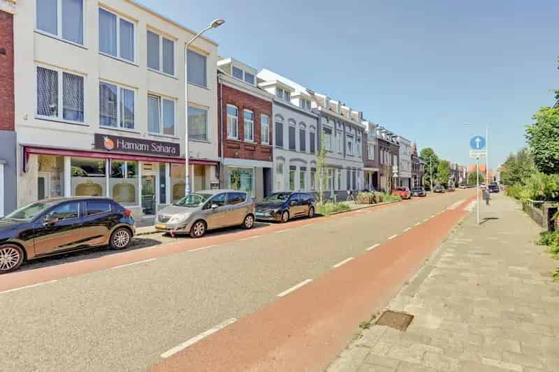 Winkel Venlo | Zoek winkels te koop en te huur: Straelseweg 75-A 5911 CM Venlo 