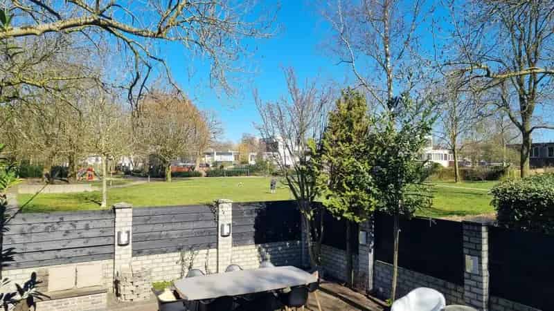 Moderne Hoekwoning Aan Het Park 2 Slaapkamers Luxe Keuken