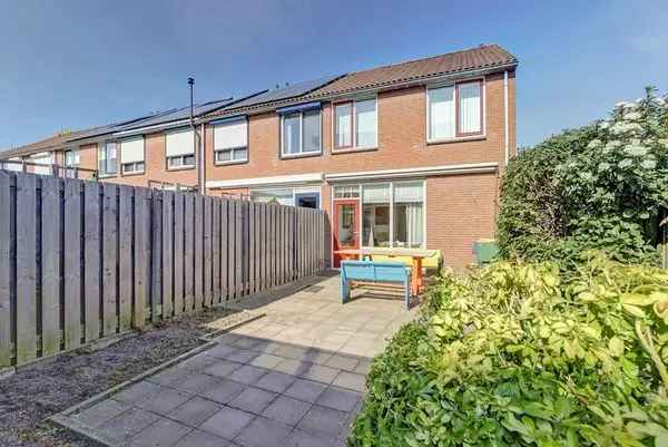 Gezellige Eindwoning Nabij Winkels En Scholen