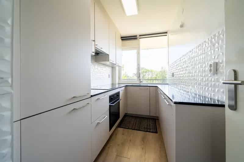 Ruim 4 Kamer Appartement Elsrijk gerenoveerd 2022