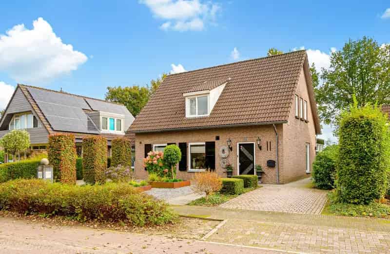 Vrijstaande woning Vierlingsbeek 4 slaapkamers praktijkruimte tuin