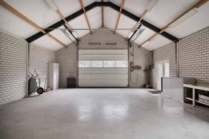 Vrijstaande woning Mierlo 6 slaapkamers bedrijfsruimte zwembad