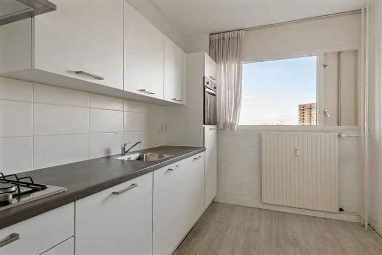 Ruim 3 kamer appartement Amsterdam Noord balkon parkeerplaats