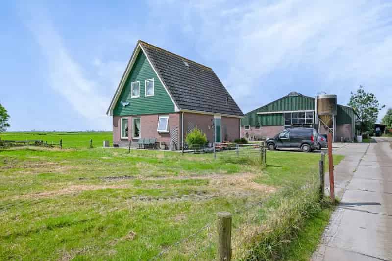 Huis te koop Landsmeer Kanaalweg 2000m2 erf en stallen