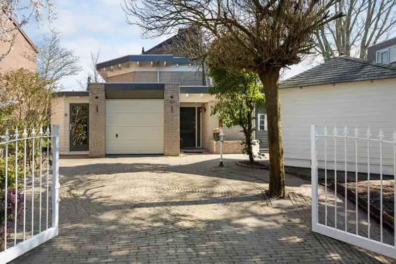 Vrijstaande woning begane grond slaapkamer tuin Barendrecht
