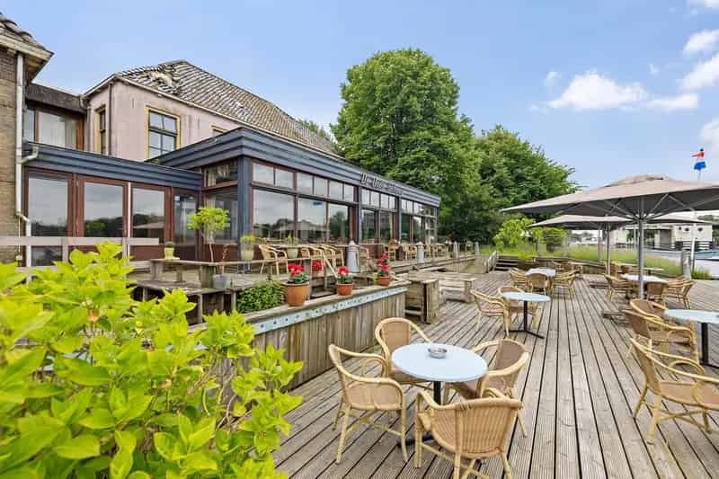 Horecaruimte Akkrum te koop: Historische waterherberg De Oude Schouw