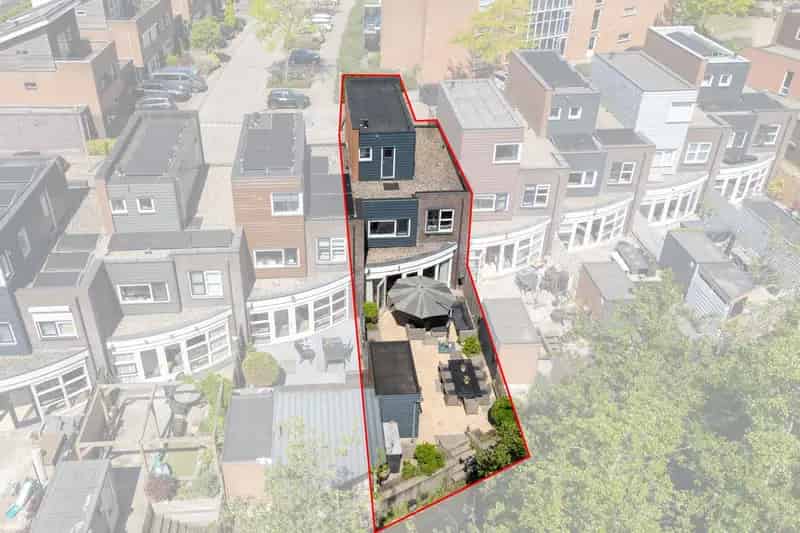 Ruime Eengezinswoning Purmerend  Nabij Scholen en Winkels