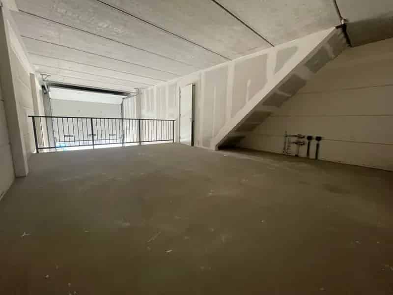 Bedrijfshal te koop Maasdijk 197m2 3 verdiepingen